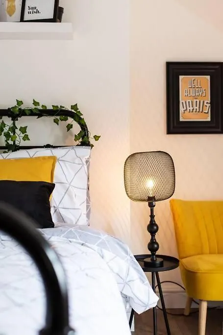 Luxurious 4-Bed Townhouse In The Heart Of Belfast Villa