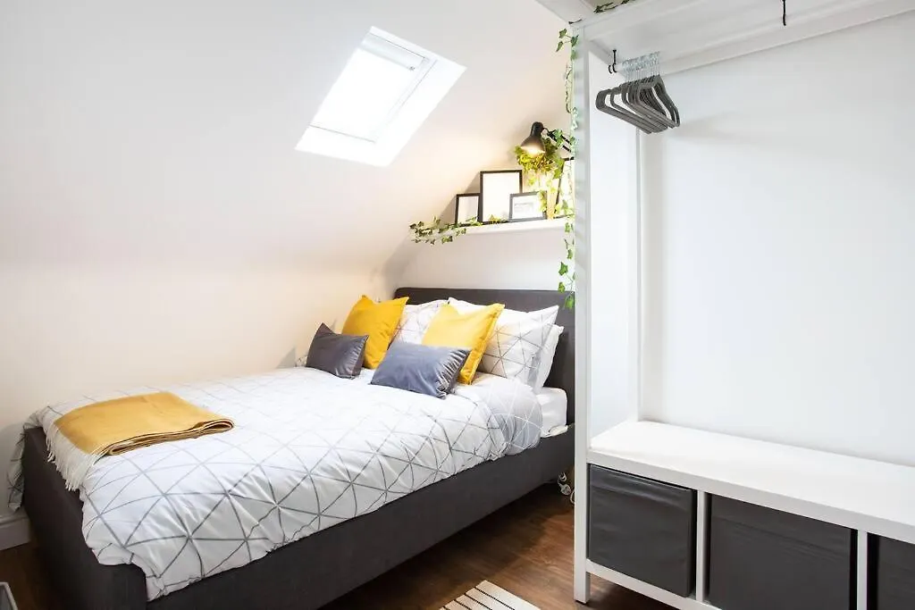 Luxurious 4-Bed Townhouse In The Heart Of Belfast Villa 0*,