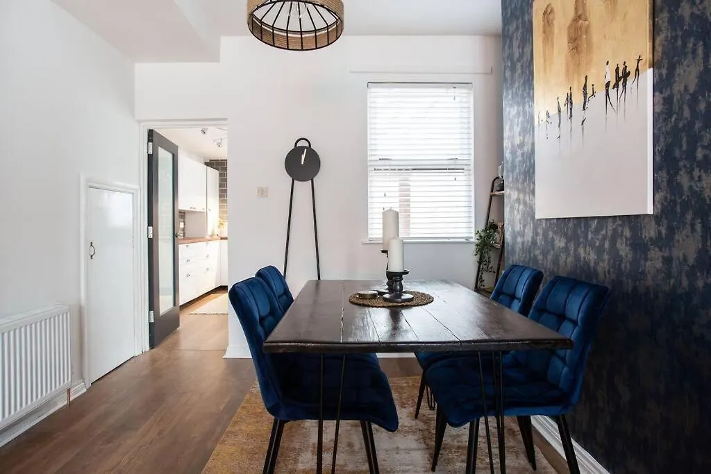 Luxurious 4-Bed Townhouse In The Heart Of Belfast Villa Holiday home