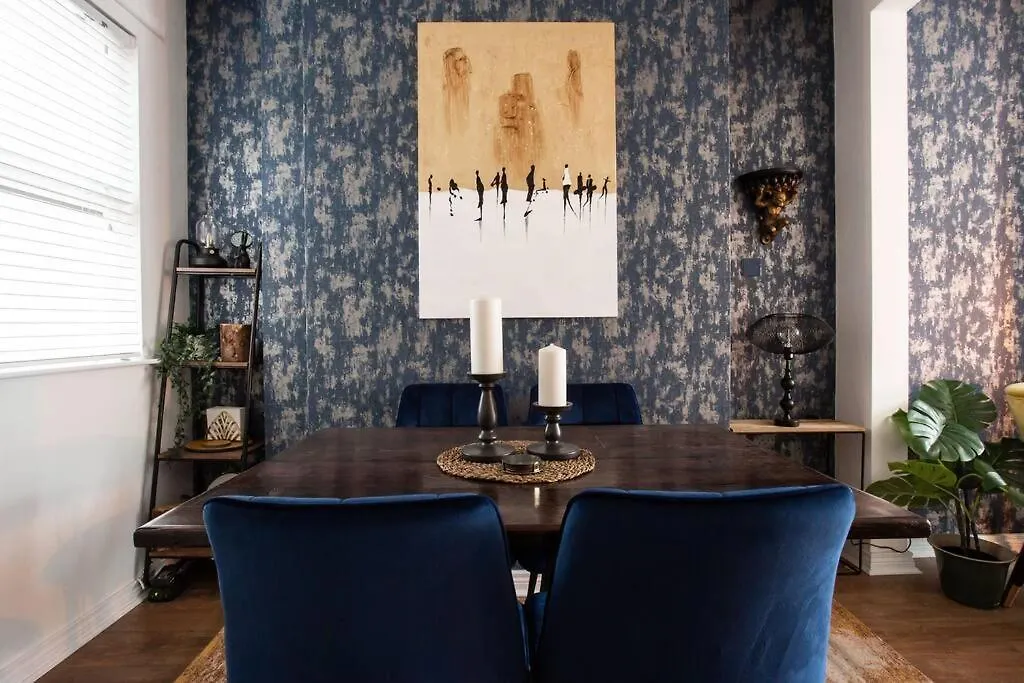 Luxurious 4-Bed Townhouse In The Heart Of Belfast Villa 0*,  United Kingdom