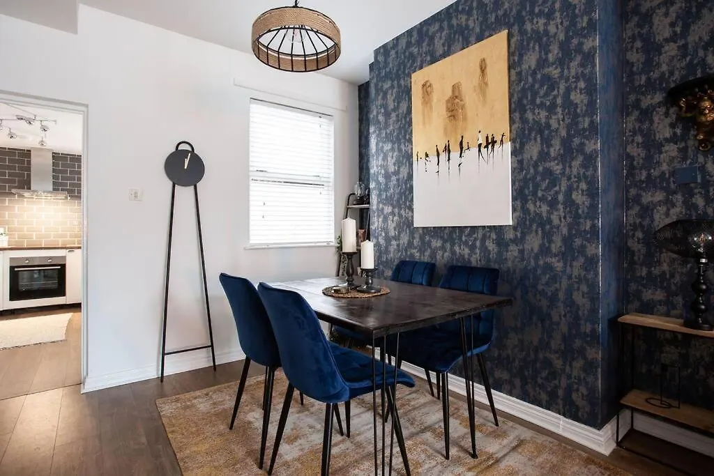 Luxurious 4-Bed Townhouse In The Heart Of Belfast Villa 0*,  United Kingdom